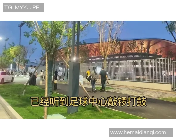 用足球明星的魅力装点你的生活墙面,打造属于你的运动梦想空间 用足球明星的魅力装点你的生活墙面,打造属于你的运动梦想空间