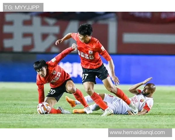 上海足球队转型之路揭秘：从选拔赛到职业联赛的蜕变与挑战